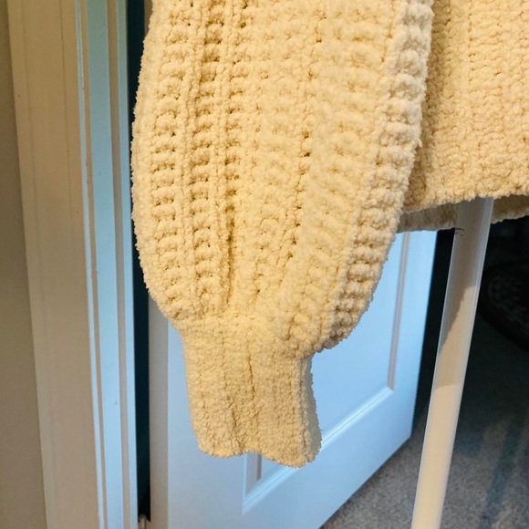 A&F sweater - Picture 3 of 4